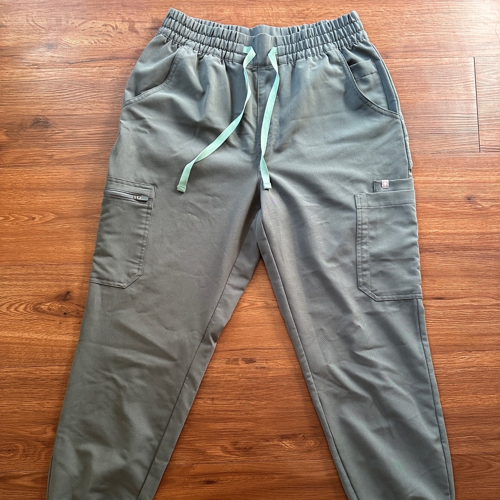 Figs Olive Jogger Scrub Bottoms